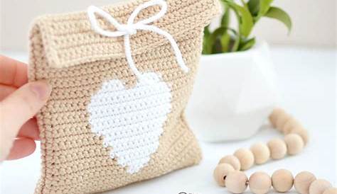 Crochet Valentine Treat Bag Pattern