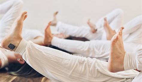 Kundalini Yoga: beneficios, 'kriyas', ejercicios y posturas