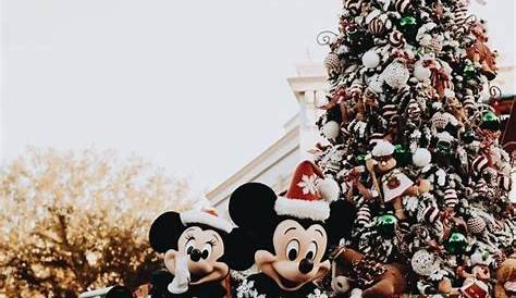 Cute Christmas Wallpapers Aesthetic Disney