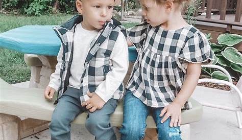 Just two little cute twins! | Taytum and oakley, Twin baby girls, Cute