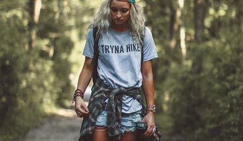 A Cute Summer Hiking Outfit for a Casual Summer Hike