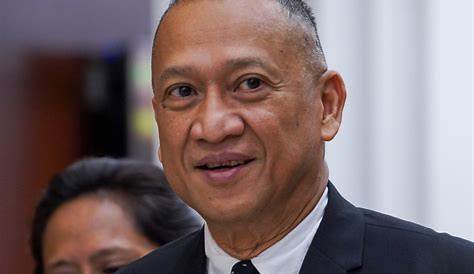 Nazri Is "Serious" About Campaigning For Anwar To Help UMNO Take Back