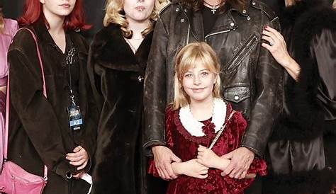 Dave Grohl And His Daughters Are Low-Key The Most Cute And Talented