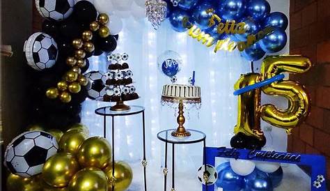 decoración con globos azules sobre la torta | Balloon decorations party