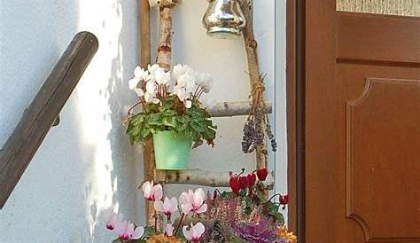 Deko vor der Haustür | Doorstep decor, Spring decor, Easter wreaths