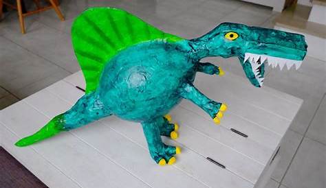 Papa bastelt eine Dino-Piñata - Kinder, kommt essen!