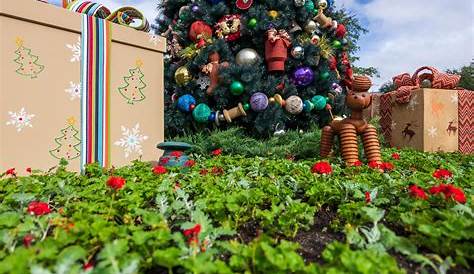 Disney Springs Decoration For Christmas Up Week Before Thanksgiving