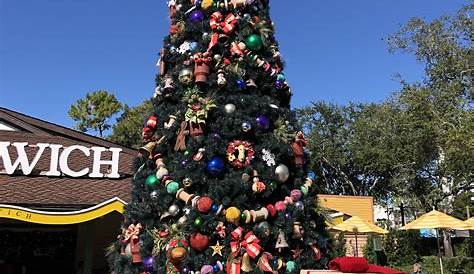 Disney Springs Holiday Decorations