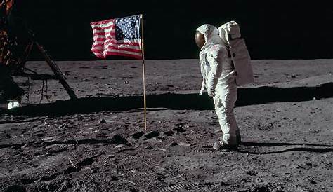 Planter le drapeau sur la Lune n'avait vraiment rien de facile | Slate.fr