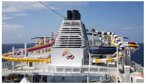 Genting Cruise Lines' Dream Cruise: Genting Dream Cruise In Port Klang