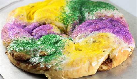 TWO Ingredient Easy King Cake Recipe • MidgetMomma