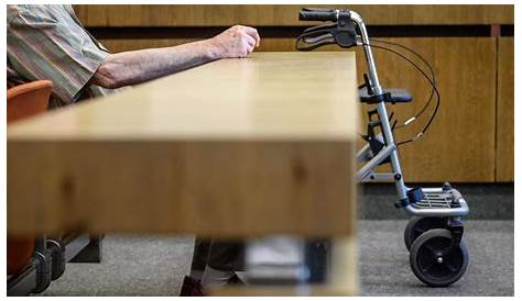 Ehefrau erdrosselt: Gericht weist dementen Rentner in Psychiatrie ein