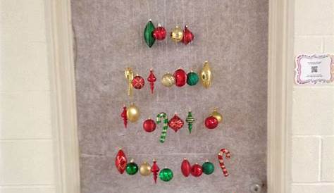 Elegant Christmas Door Decorating Ideas