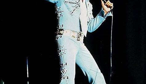 Elvis at the Houston Astrodome. March 1970. This jumpsuit is called the