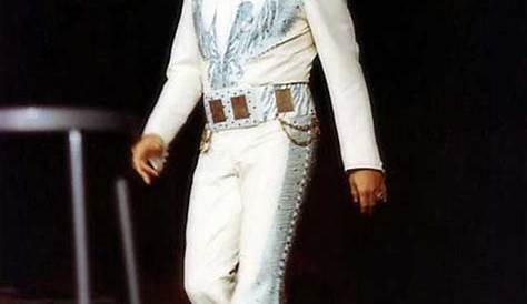 The World of Elvis Jumpsuits: 68 Pictures of Elvis Presley Performing