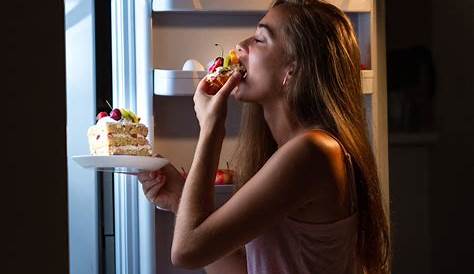 Comer tarde en la noche no causa aumento de peso, según estudio