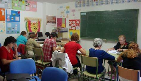 La Escuela para Adultos amplía sus estudios con Valenciano y Español