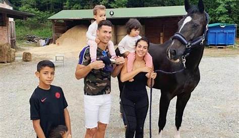 Avete mai visto la famiglia di Cristiano Ronaldo? Ecco la sua compagna