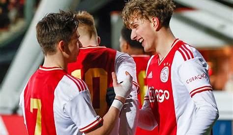 Ajax Amsterdam 2-1 FC Groningen | epa04058898 FC Groningen-p… | Flickr