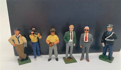 Lot de 6 personnages figurines pour diorama | Vieille France.com