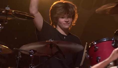 TAYLOR HAWKINS' Son Performs 'My Hero' With FOO FIGHTERS At Tribute