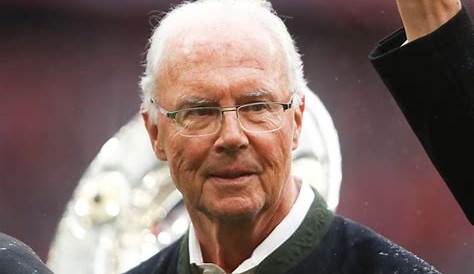 Huyền thoại Franz Beckenbauer là Hoàng đế của bóng đá thế giới