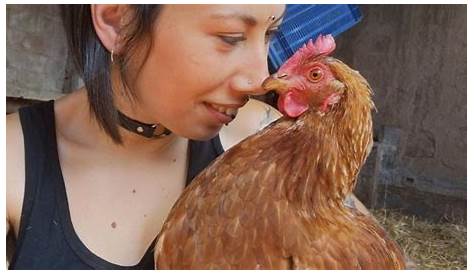 La gran paradoja de Fani, la feminista de las gallinas “violadas