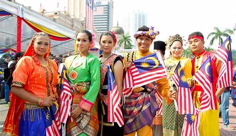 Malaysiaku: The Traditional Attires of Malaysian & Their Celebration