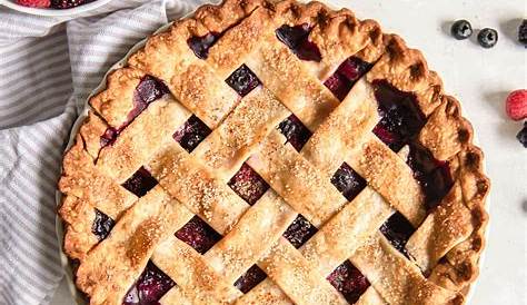 TRIPLE BERRY PIE #DESSERT #BERRY - Media Food and Nutrition Degree