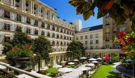 Hôtel Le Bristol Paris | Hôtel de Luxe 5 Étoiles Paris | Hotel facade