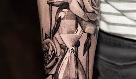 Traditional Hourglass | Hourglass tattoo, Memento mori tattoo, Tattoo