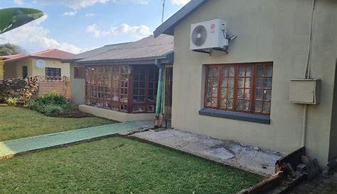 3 Bedroom House for Sale in Oos Einde | Rustenburg - South Africa