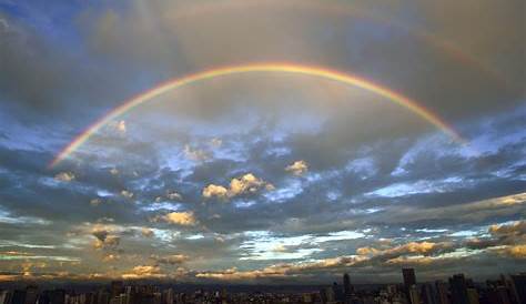 Nuage d'arc-en-ciel image stock. Image du pluie, distance - 4847011