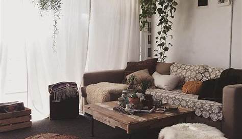 Indie Living Room 𝒸𝓁𝑜𝓊𝒹 𝓅𝒾𝑒𝒸𝑒 Minimalist Home Interior House Interior