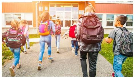 ¿A qué edad pueden empezar a ir los niños solos al colegio?