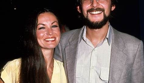 Unveiling Crystal Gayle's Marital Status: Discoveries And Insights