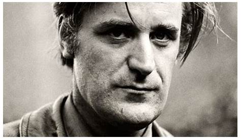 Ted Hughes Biography - Facts, Childhood, Family Life & Achievements of Poet