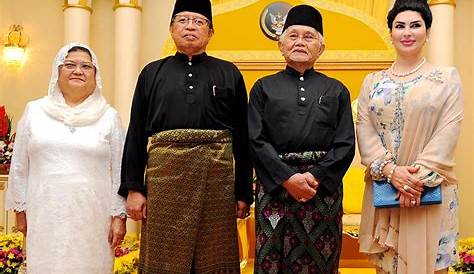 Isteri Bekas Ketua Menteri Sarawak : Menteri Sarawak Page 1 Line 17qq