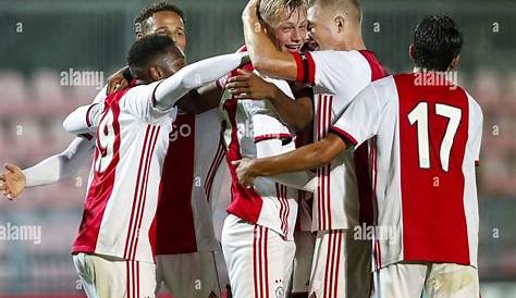 Nhận định kết quả Jong Ajax vs Cambuur 02h ngày 14/12