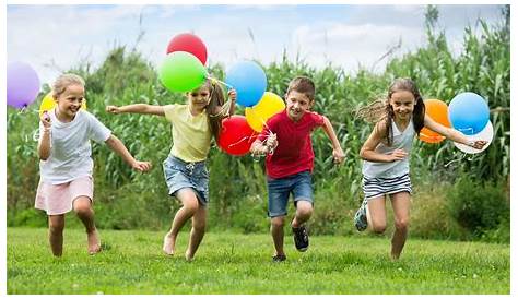 10 razones por las que los niños necesitan jugar al aire libre.