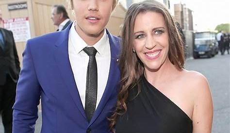 Justin and his mom 💝 || so cute Justin Bieber Pictures, I Love Justin