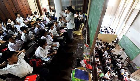 Kakulangan ng classrooms at upuan sumalubong sa pagbubukas ng klase