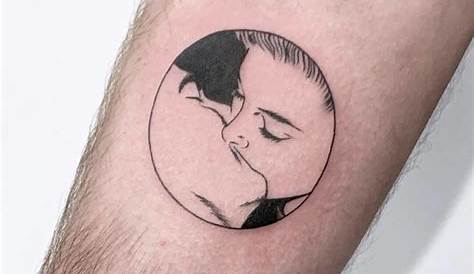 Kissing Tattoo - TattManiaTattMania