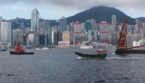Hong Kong: Kowloon Park and The Symphony of Lights at Victoria Harbor