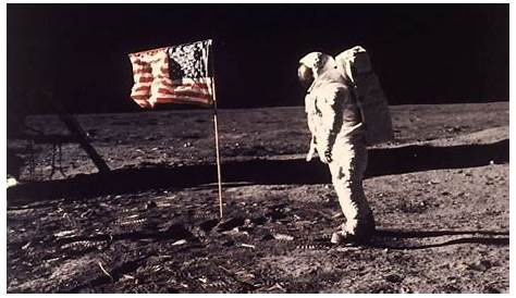 Neil Armstrong el primer ser humano en pisar la luna