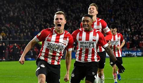 PSV vernedert Feyenoord en schrijft historie met 10-0 zege