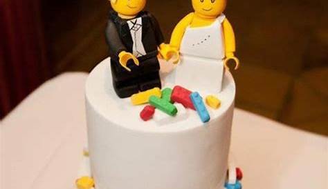 Lego wedding cake topper | Funky wedding, Lego wedding, Lego wedding cakes