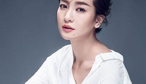 Fashionable girl Li Sheng in black and white dress | Celebrities