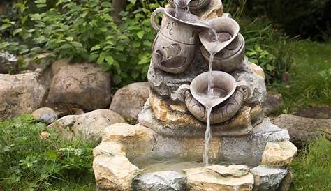 Une fontaine d’appoint dans le jardin - M6 Deco.fr