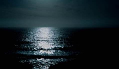 El mar por la noche. Paisajes nocturnos del Mediterráneo.